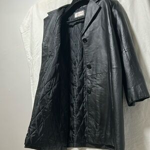 VENEZIA Women Black Leather Coat.
